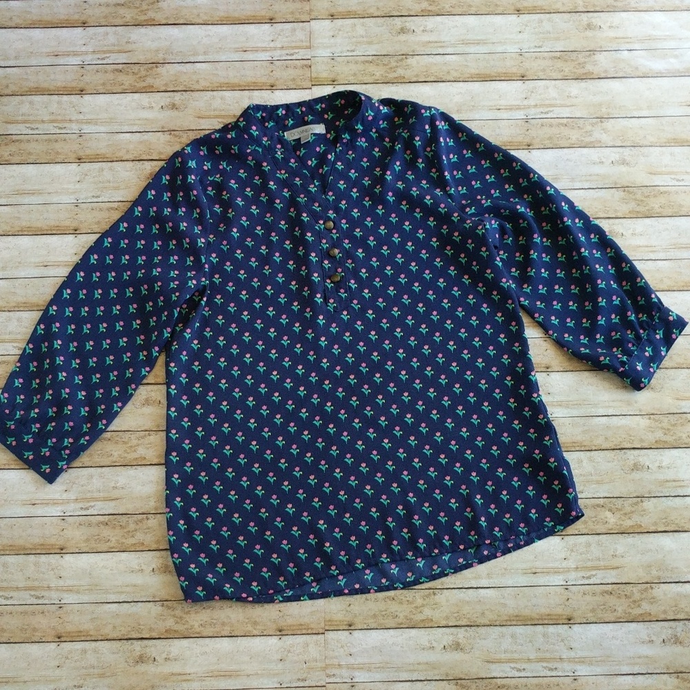 **SOLD**Downeast Tulip Print Top 🌷